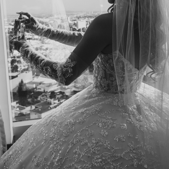 Wedding ball gown - Picture 3 of 6